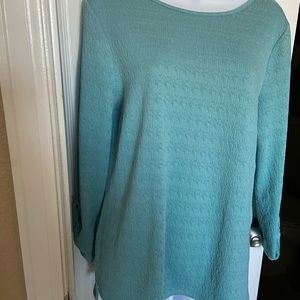 Women’s top size medium